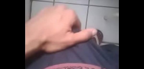  Leonardo Rodrigues de Cueca Boxer Preta no Banheiro